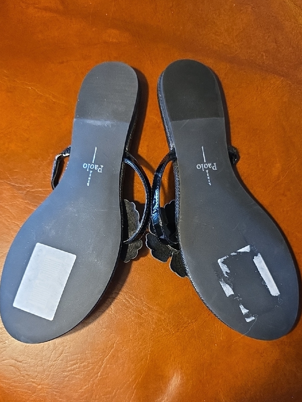 Paolo Black Floral Toe-Post Sandals with Glossy Flower Accent Size 9 - Picture 4 of 5